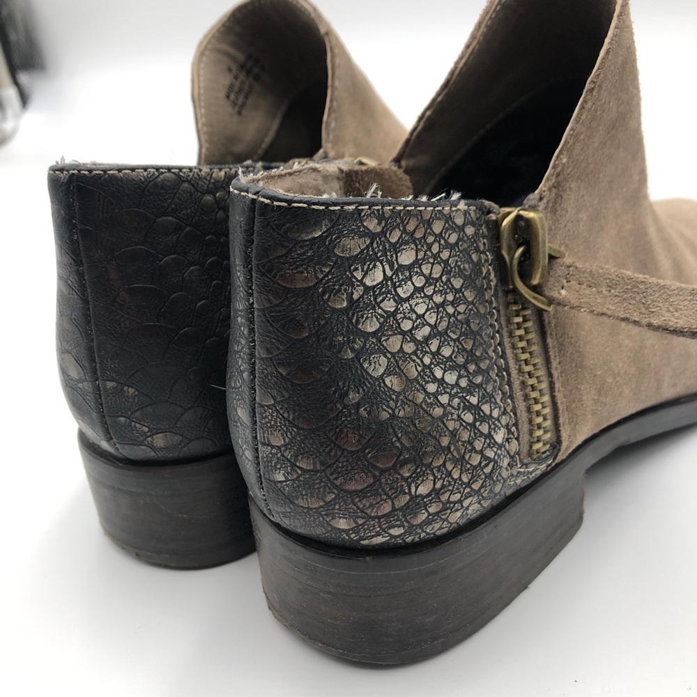 VERY VOLATILE | suede ankle boots size 8 - Picture 4 of 7
